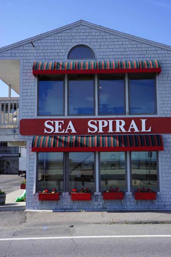 Sea Spiral Suites Hampton Extérieur photo